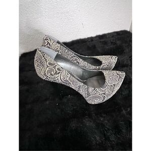 Carlos Santana paisley tapestry platform heels 8